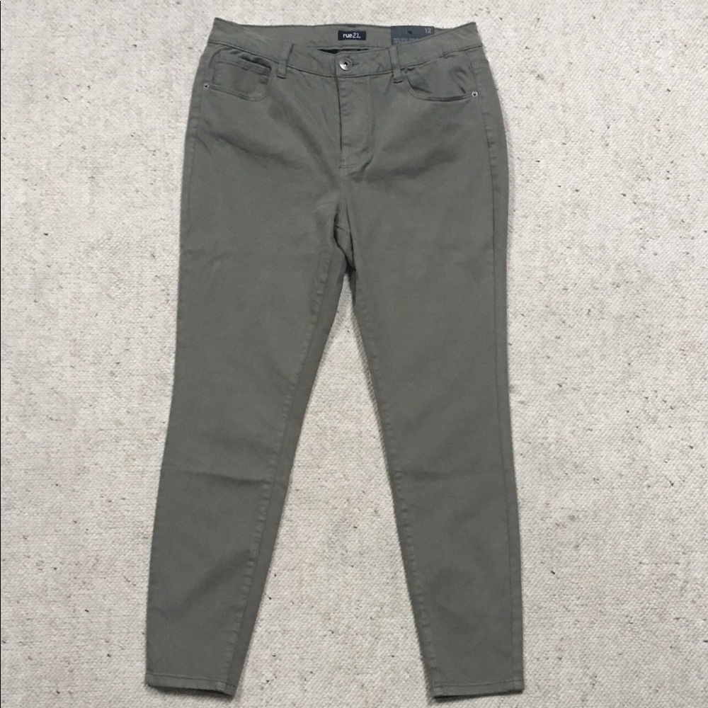 NWT Rue 21 Green Jegging Pants - so comfy!